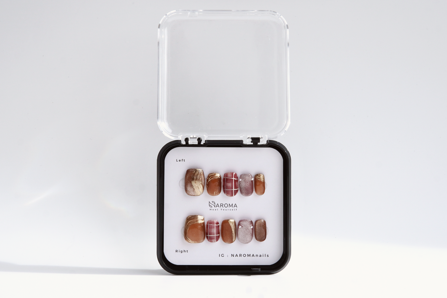 Caramel Elegance: Checked Charm Press-On Nails